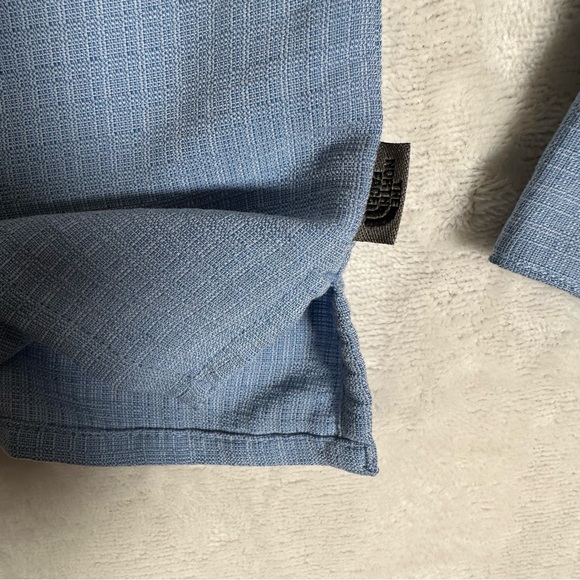 The North Face Shirt Women Size L Blue Long Sleeve Zipped Pockets Button Up EUC - Picture 4 of 12